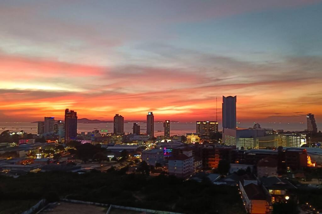 Once #16 Apartemen Pattaya